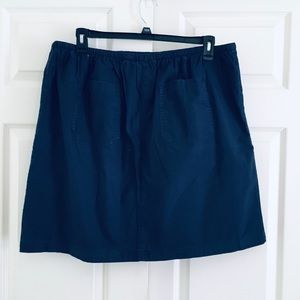 Woman’s LLBean navy skirt 1 X
